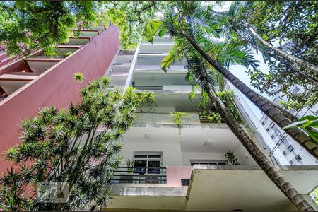 Apartamento para alugar com 175m², 3 quartos e 1 vaga Apartamento para alugar com 175m², 3 quartos e 1 vagaFachada