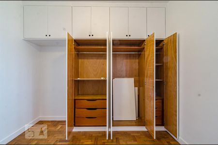 Apartamento para alugar com 175m², 3 quartos e 1 vaga Apartamento para alugar com 175m², 3 quartos e 1 vagaQuarto 2