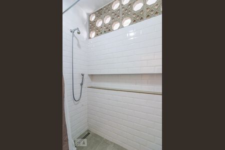 Apartamento para alugar com 175m², 3 quartos e 1 vaga Apartamento para alugar com 175m², 3 quartos e 1 vagaBanheiro