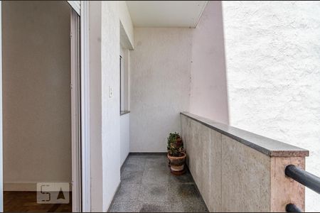 Apartamento para alugar com 175m², 3 quartos e 1 vaga Apartamento para alugar com 175m², 3 quartos e 1 vagaVaranda