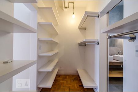 Apartamento para alugar com 175m², 3 quartos e 1 vaga Apartamento para alugar com 175m², 3 quartos e 1 vagaCloset