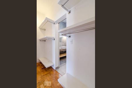 Apartamento para alugar com 175m², 3 quartos e 1 vaga Apartamento para alugar com 175m², 3 quartos e 1 vagaCloset