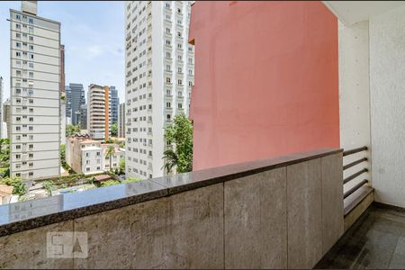 Apartamento para alugar com 175m², 3 quartos e 1 vaga Apartamento para alugar com 175m², 3 quartos e 1 vagaVaranda