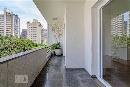 Apartamento para alugar com 175m², 3 quartos e 1 vaga Apartamento para alugar com 175m², 3 quartos e 1 vagaVaranda