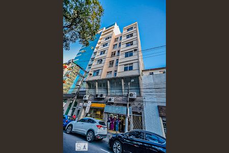 Apartamento à venda com 54m², 2 quartos e sem vaga Apartamento à venda com 54m², 2 quartos e sem vagaFachada