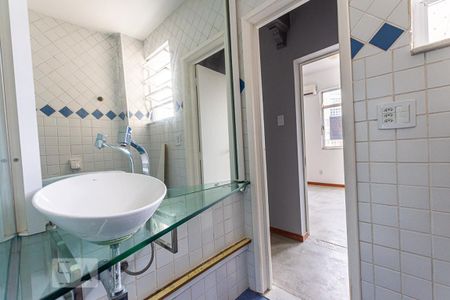 Apartamento à venda com 54m², 2 quartos e sem vaga Apartamento à venda com 54m², 2 quartos e sem vagaBanheiro