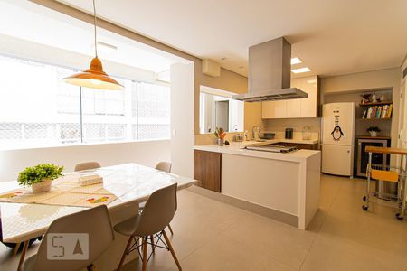 Apartamento para alugar com 144m², 3 quartos e sem vagaCozinha