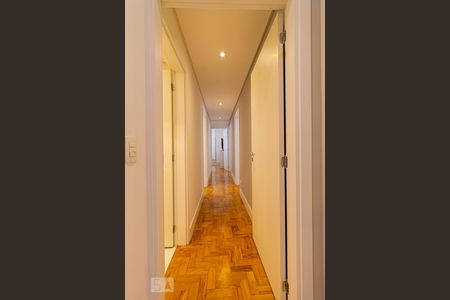 Apartamento para alugar com 144m², 3 quartos e sem vagaCorredor