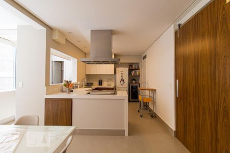 Apartamento para alugar com 144m², 3 quartos e sem vagaCozinha