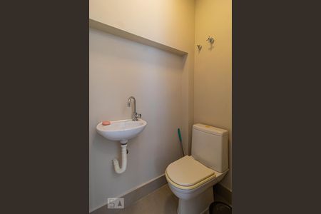 Apartamento para alugar com 144m², 3 quartos e sem vagaBanheiro de Serviço