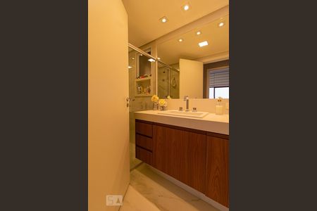 Apartamento para alugar com 144m², 3 quartos e sem vagaBanheiro Social 2