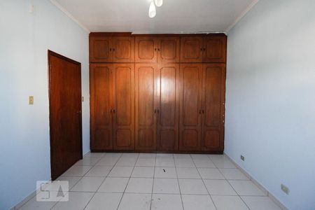 Casa à venda com 250m², 4 quartos e 4 vagas Casa à venda com 250m², 4 quartos e 4 vagasQuarto 2