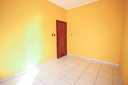 Casa à venda com 250m², 4 quartos e 4 vagas Casa à venda com 250m², 4 quartos e 4 vagasQuarto 4