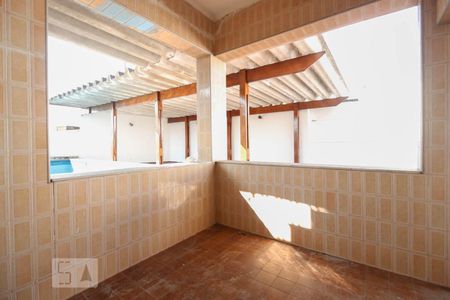 Casa à venda com 250m², 4 quartos e 4 vagas Casa à venda com 250m², 4 quartos e 4 vagasÁrea de serviço