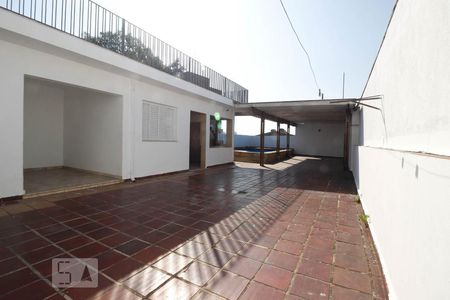 Casa à venda com 250m², 4 quartos e 4 vagas Casa à venda com 250m², 4 quartos e 4 vagasQuintal