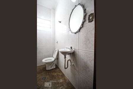 Casa à venda com 250m², 4 quartos e 4 vagas Casa à venda com 250m², 4 quartos e 4 vagasLavabo