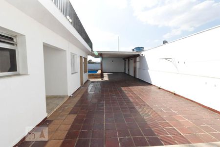 Casa à venda com 250m², 4 quartos e 4 vagas Casa à venda com 250m², 4 quartos e 4 vagasVista