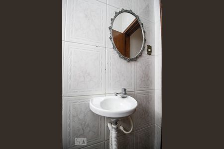 Casa à venda com 250m², 4 quartos e 4 vagas Casa à venda com 250m², 4 quartos e 4 vagasLavabo