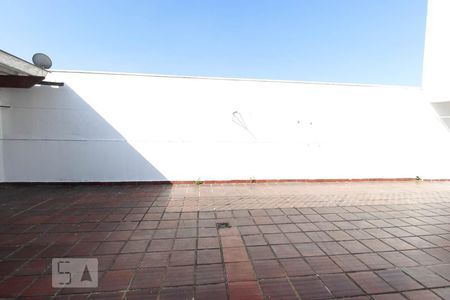 Casa à venda com 250m², 4 quartos e 4 vagas Casa à venda com 250m², 4 quartos e 4 vagasVista