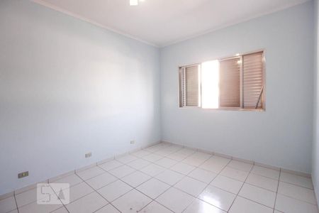 Casa à venda com 250m², 4 quartos e 4 vagas Casa à venda com 250m², 4 quartos e 4 vagasQuarto 2