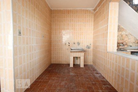 Casa à venda com 250m², 4 quartos e 4 vagas Casa à venda com 250m², 4 quartos e 4 vagasÁrea de serviço