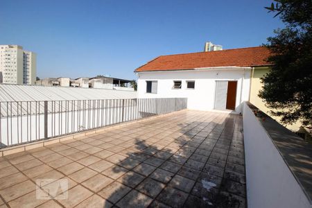 Casa à venda com 250m², 4 quartos e 4 vagas Casa à venda com 250m², 4 quartos e 4 vagasvaranda