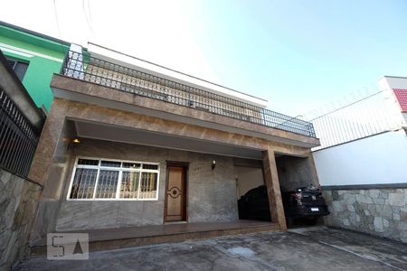 Casa à venda com 250m², 4 quartos e 4 vagas Casa à venda com 250m², 4 quartos e 4 vagasGaragem