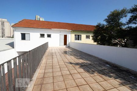 Casa à venda com 250m², 4 quartos e 4 vagas Casa à venda com 250m², 4 quartos e 4 vagasvaranda