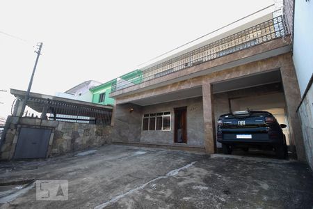 Casa à venda com 250m², 4 quartos e 4 vagas Casa à venda com 250m², 4 quartos e 4 vagasGaragem