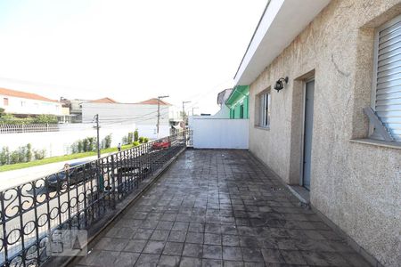 Casa à venda com 250m², 4 quartos e 4 vagas Casa à venda com 250m², 4 quartos e 4 vagasVaranda