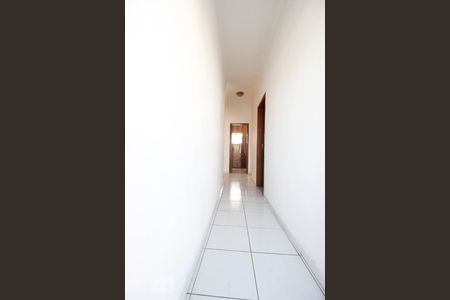 Casa à venda com 250m², 4 quartos e 4 vagas Casa à venda com 250m², 4 quartos e 4 vagasCorredor