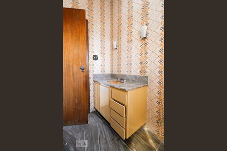 Casa à venda com 250m², 4 quartos e 4 vagas Casa à venda com 250m², 4 quartos e 4 vagasBanheiro 1