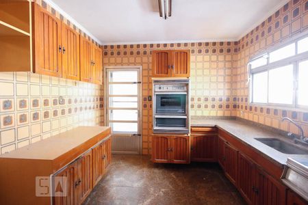 Casa à venda com 250m², 4 quartos e 4 vagas Casa à venda com 250m², 4 quartos e 4 vagasCozinha