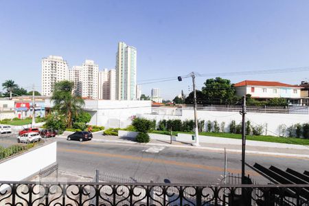 Casa à venda com 250m², 4 quartos e 4 vagas Casa à venda com 250m², 4 quartos e 4 vagasVista