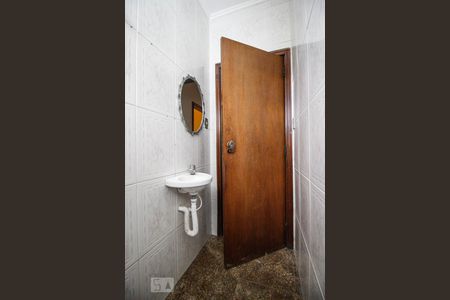 Casa à venda com 250m², 4 quartos e 4 vagas Casa à venda com 250m², 4 quartos e 4 vagasLavabo