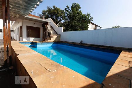 Casa à venda com 250m², 4 quartos e 4 vagas Casa à venda com 250m², 4 quartos e 4 vagasPiscina