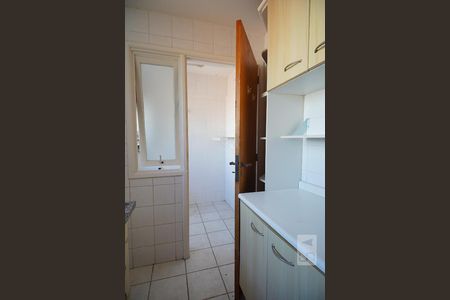 Apartamento para alugar com 72m², 2 quartos e 2 vagasCozinha