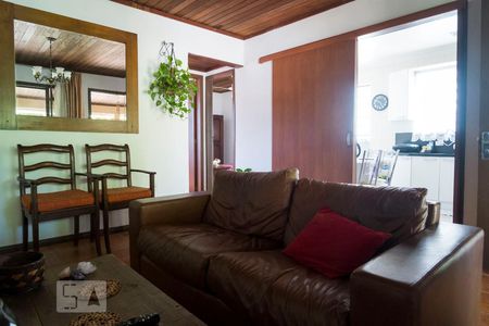 Sala de casa para alugar com 2 quartos, 124m² em Vila Nova, Porto Alegre