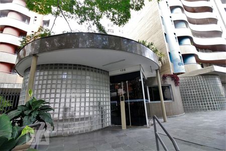 Apartamento para alugar com 117m², 3 quartos e 2 vagasFachada