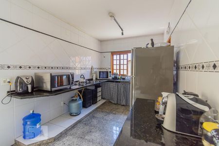 Casa à venda com 240m², 3 quartos e 6 vagas Casa à venda com 240m², 3 quartos e 6 vagasCozinha