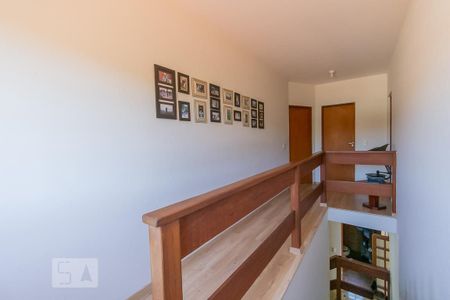 Casa à venda com 240m², 3 quartos e 6 vagas Casa à venda com 240m², 3 quartos e 6 vagasCorredor