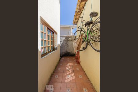 Casa à venda com 240m², 3 quartos e 6 vagas Casa à venda com 240m², 3 quartos e 6 vagasCorredor