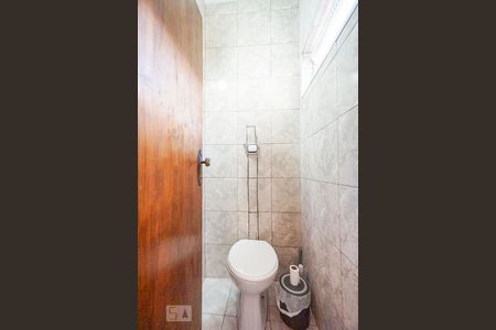 Casa à venda com 365m², 3 quartos e 2 vagasBanheiro de serviço