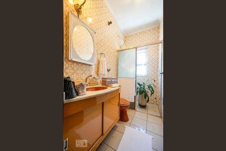 Casa à venda com 365m², 3 quartos e 2 vagasBanheiro da suíte 01