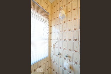 Casa à venda com 365m², 3 quartos e 2 vagasChuveiro