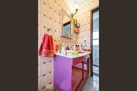 Casa à venda com 365m², 3 quartos e 2 vagasBanheiro social