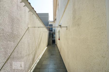 Casa à venda com 365m², 3 quartos e 2 vagasCorredor externo