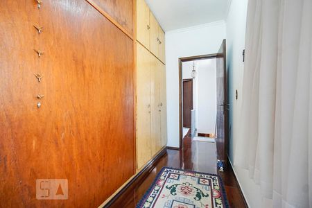 Casa à venda com 365m², 3 quartos e 2 vagasCloset do quarto 02