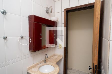 Casa à venda com 106m², 3 quartos e 2 vagasBanheiro