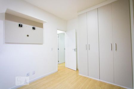 Quarto 1  de apartamento à venda com 2 quartos, 53m² em Vila Humaitá, Santo André